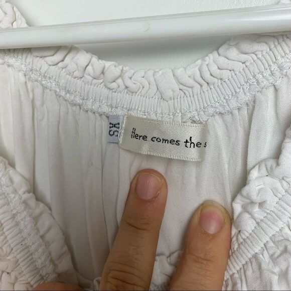 Here comes the sun white off the shoulder blouse with floral design sleeves XS - Picture 4 of 7